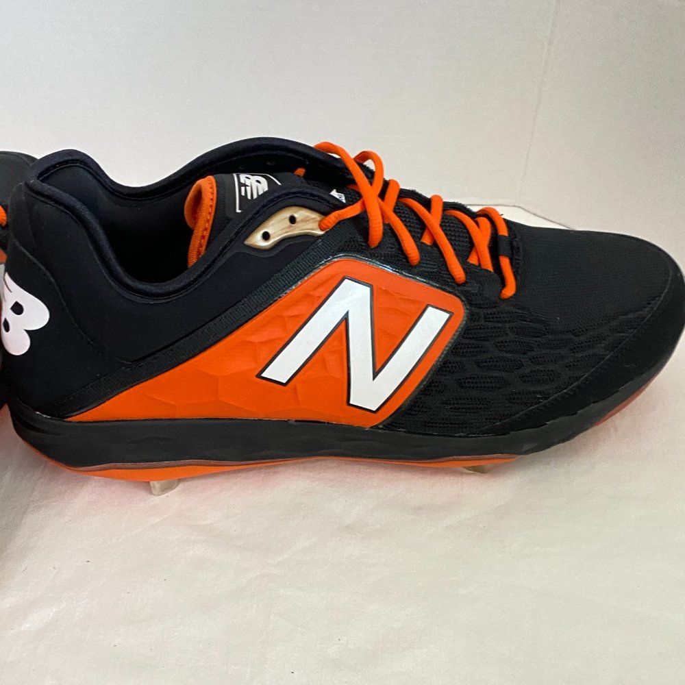 NWT men’s New Balance baseball cleats